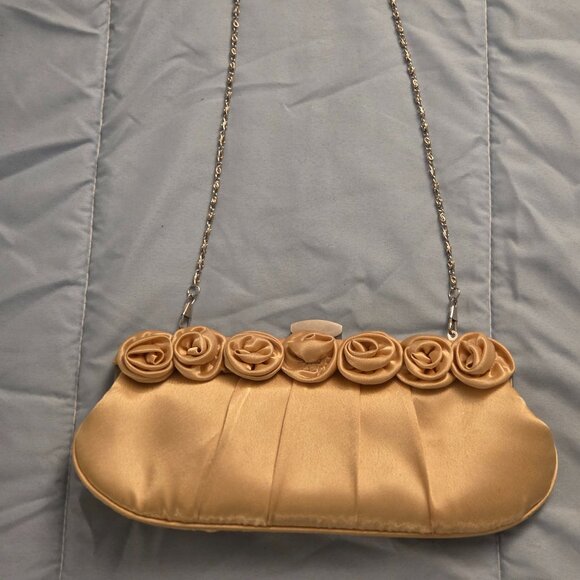Gold Flower-design Evening Purse - Picture 3 of 7